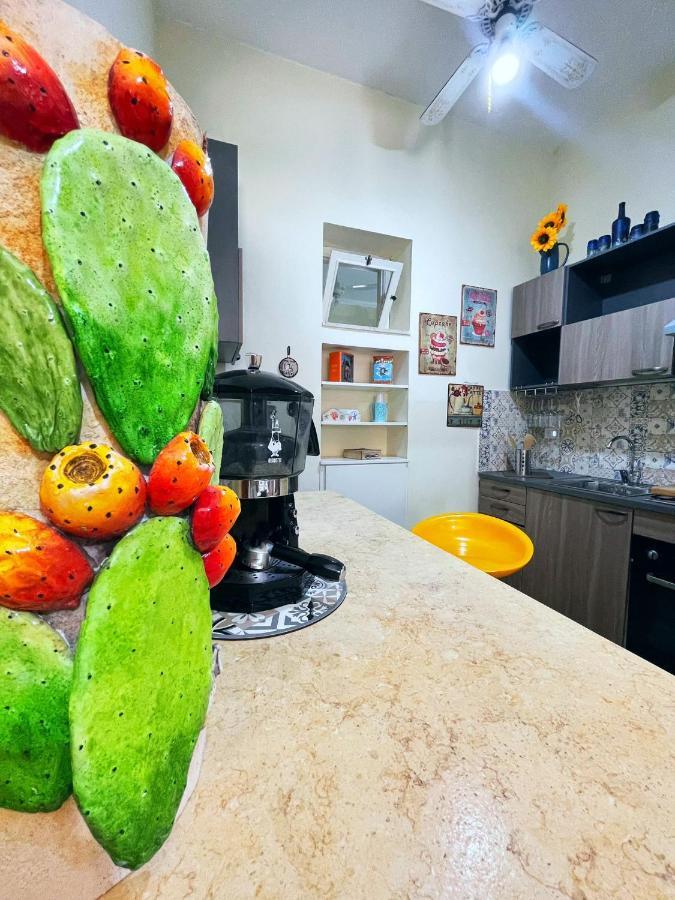 La Trinacria Mare Apartment Palermo Bagian luar foto