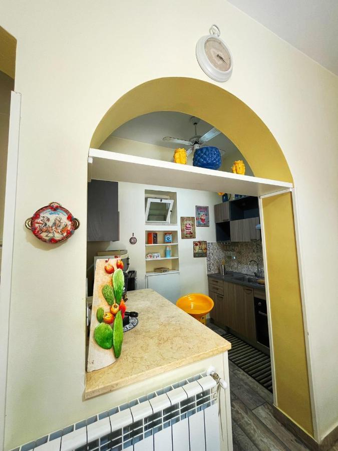 La Trinacria Mare Apartment Palermo Bagian luar foto