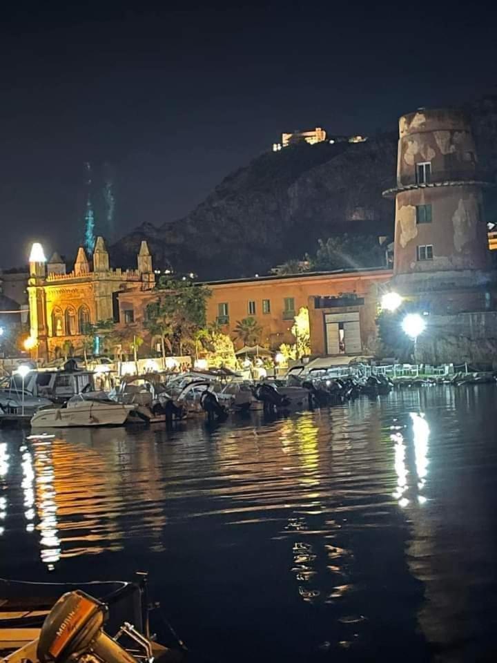 La Trinacria Mare Apartment Palermo Bagian luar foto